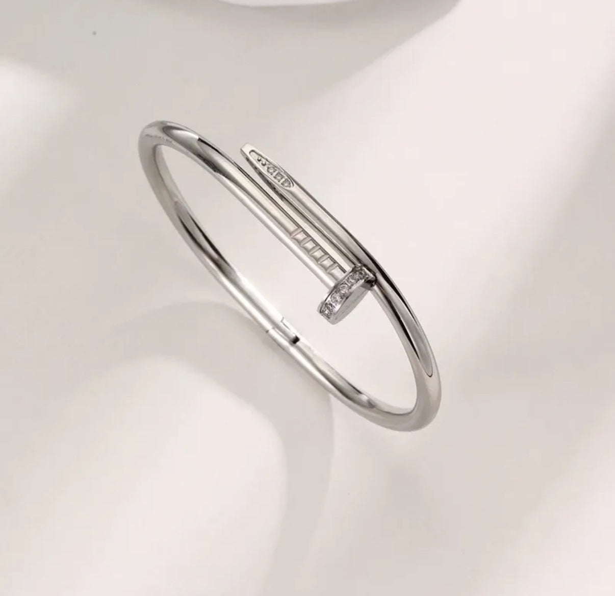 Pulsera Clavo Plateada